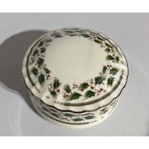 Royal Limited Holly Holiday berry Jewel Trinket box 2" Tall w/ lid x 4" D Preown